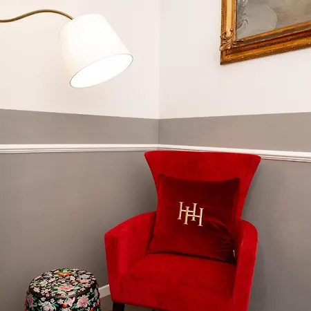 L'8 Boutique Design Daire Bolonya